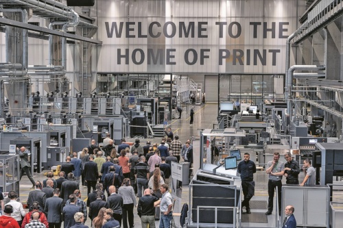 Im als Home of Print neugestalteten Print Media Center präsentiert sich HEIDELBERG als partnerschaftlicher Gesamtanbieter und End-to-End-Systemintegrator für den Verpackungs-, Etiketten- und Werbedruck. Foto: HEIDELBERG