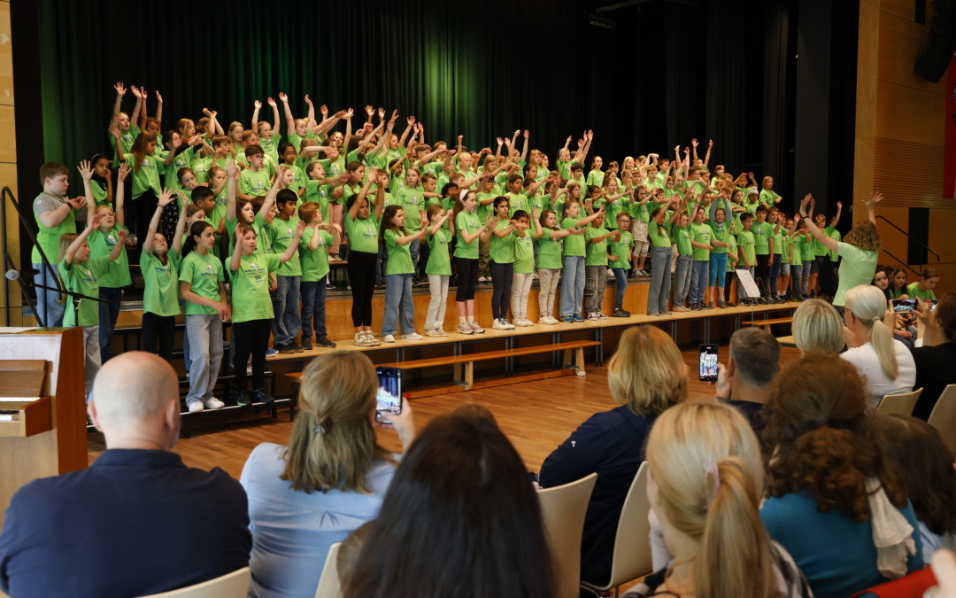 Schulchor der Schillerschule begeisterte beim Sommerkonzert