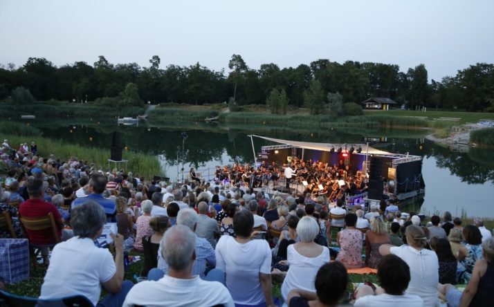 SAP Sinfonieorchester spielt auf der Seebühne im AQWA