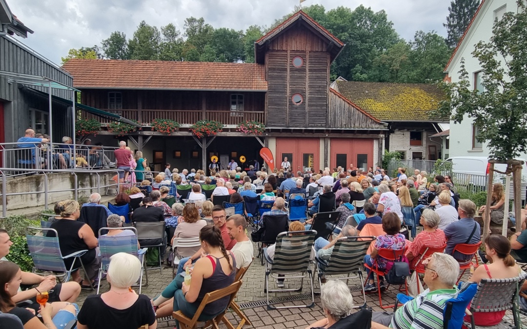 Wieslocher Klappstuhl-Konzert „Moonlight Lounge“ im Gutshof PZN