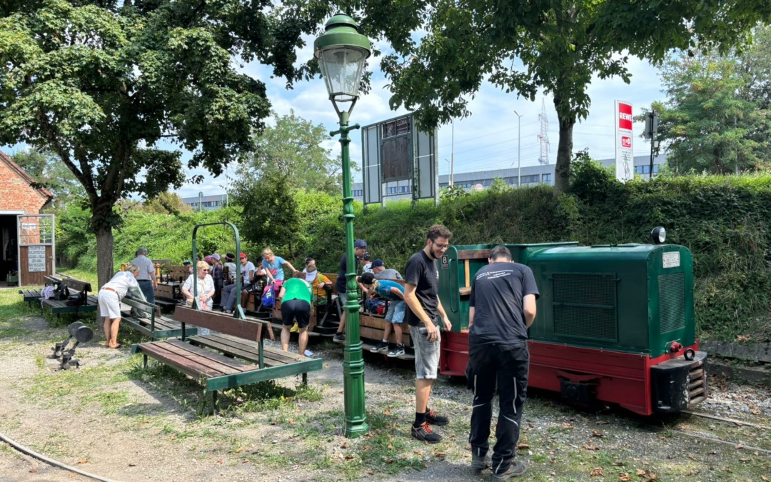 Ferienspaß von Bahn zu Bahn mit Bürgermeister Sauer