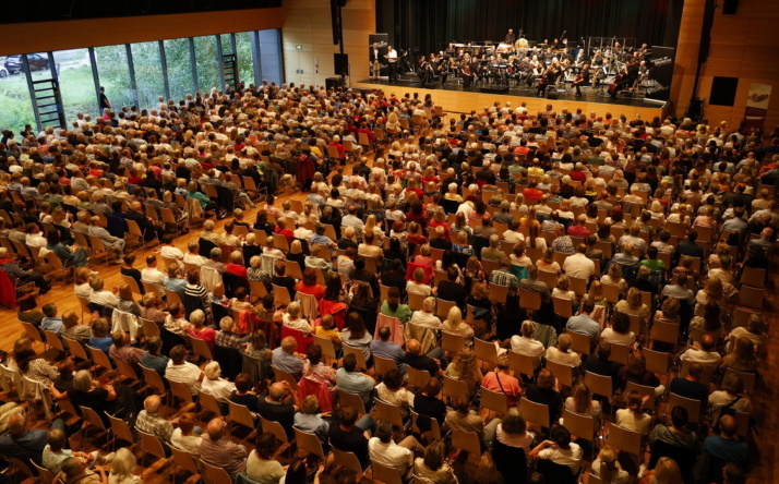 SAP Sinfonieorchester begeistert beim Benefizkonzert fürs Hospiz in der Astoria-Halle