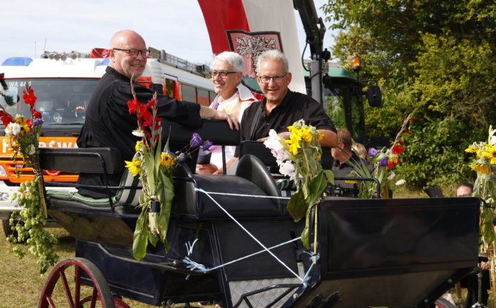 Erster Traktorgottesdienst in Walldorf stößt auf große Resonanz