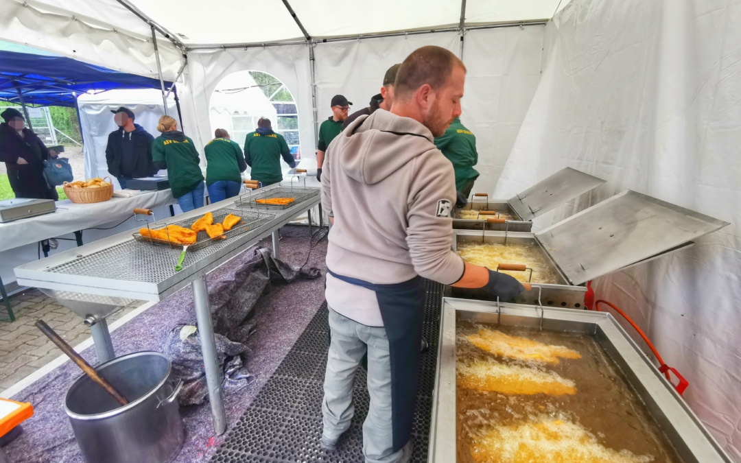 Erinnerung: Traditioneller Fischverkauf am Karfreitag beim ASV Schleie Oftersheim