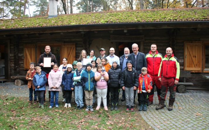Walldorf: Preis für die gemeinsamen Projekte von Sambuga-Schule und Forstrevier
