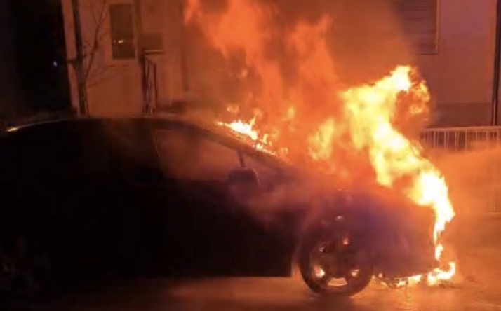 EILMELDUNG: Fahrzeugbrand