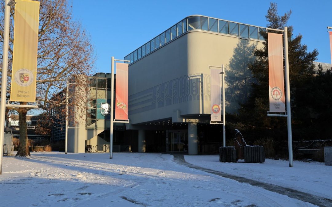 Hinweis auf die Räum- und Streupflicht für Straßenanlieger