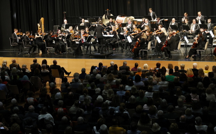 Begeisterndes Konzert des SAP Sinfonieorchesters in der voll besetzten Astoria-Halle