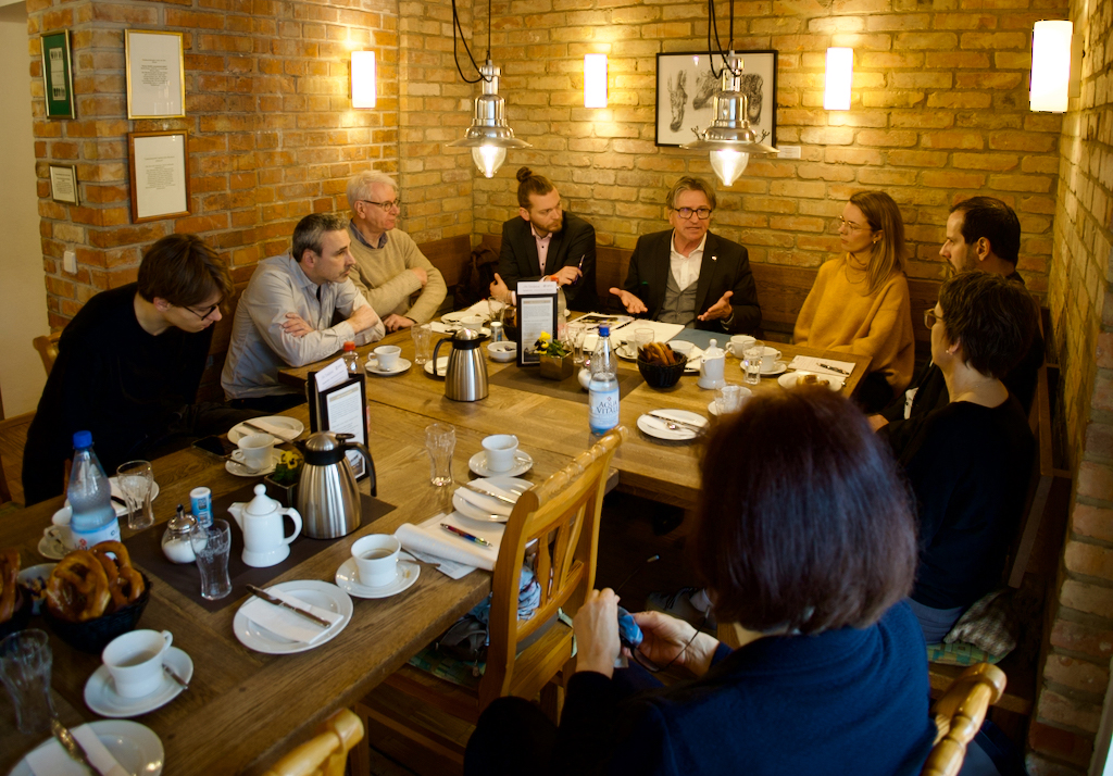 2026.02.26_GespraechMitManneLucha – 10 Manne Lucha