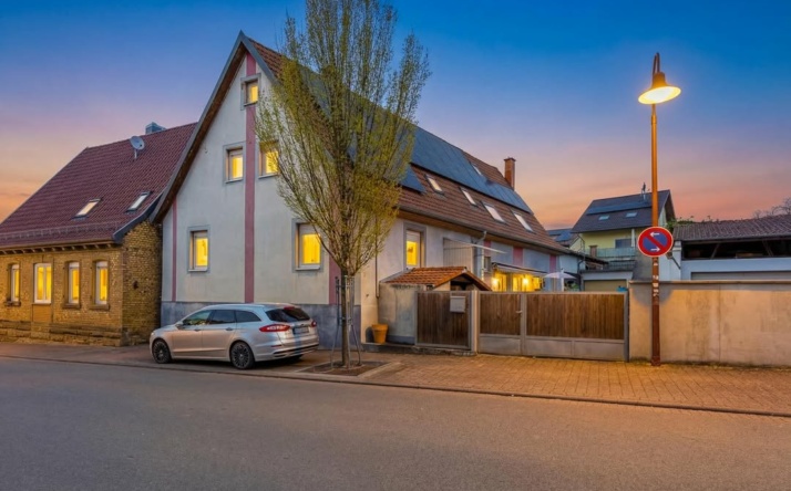 Modernisiertes Einfamilienhaus kernsaniert mit ELW und Anbaupotenzial
