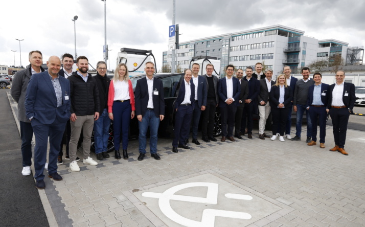 Zwölf Schnellladepunkte auf SAP-Parkplatz stehen für alle zur Verfügung