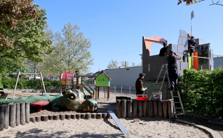 Drachenspielplatz in Walldorf: Burg wird renoviert