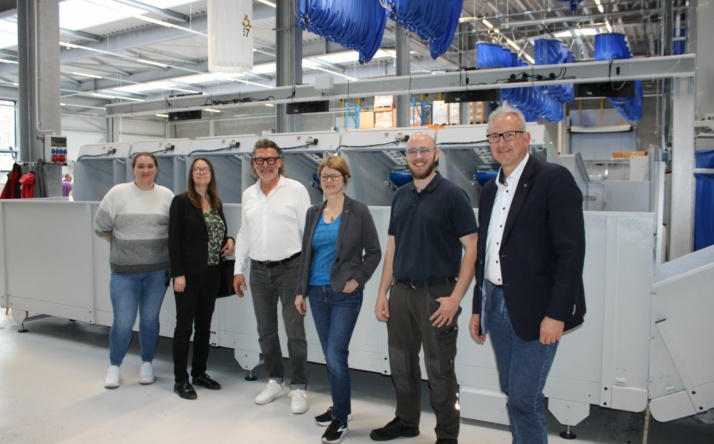 Bürgermeister und Wirtschaftsförderung besuchen Schäfer Mietwäsche-Service