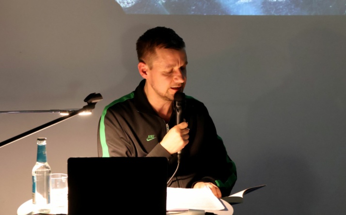 Tobias Schlegl spricht über die Reise mit seiner Mutter auf dem Jakobsweg