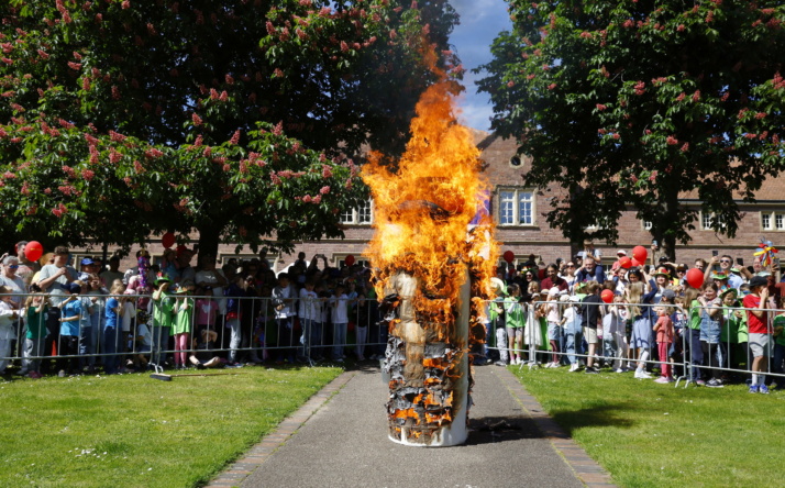 Sommertagszug und Frühlingsfest in Walldorf