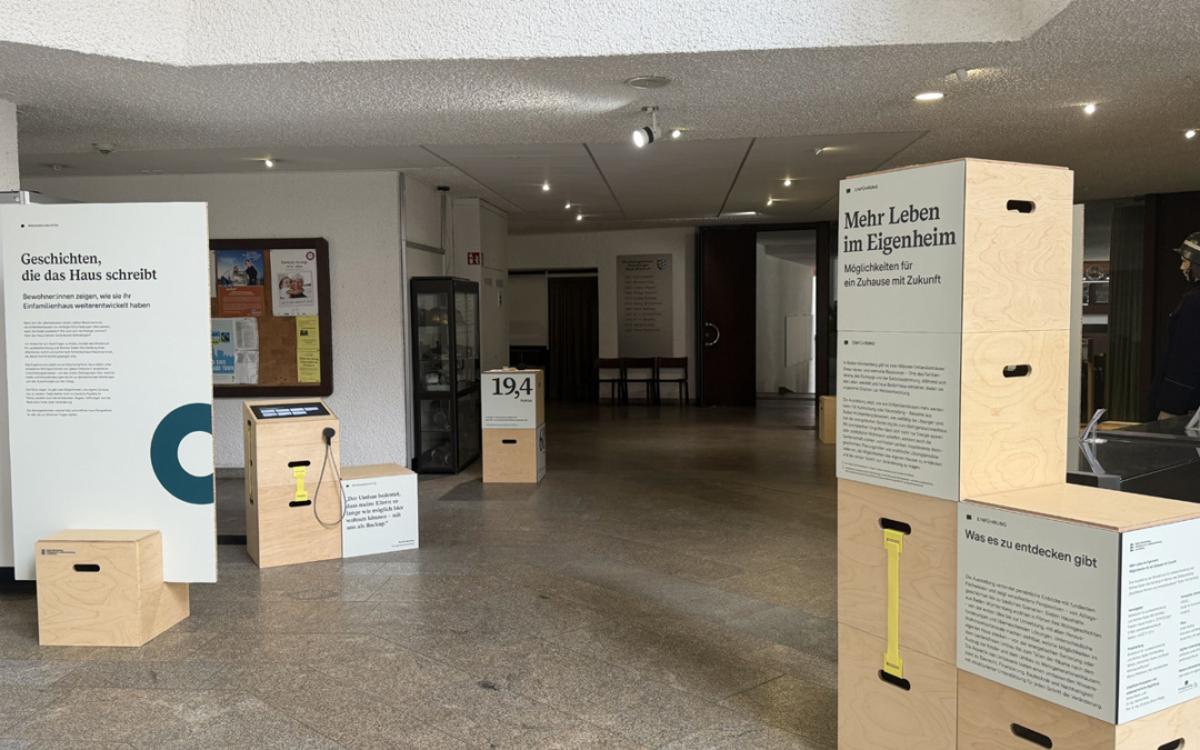 Ausstellung „Mehr Leben im Eigenheim“ im Rathaus