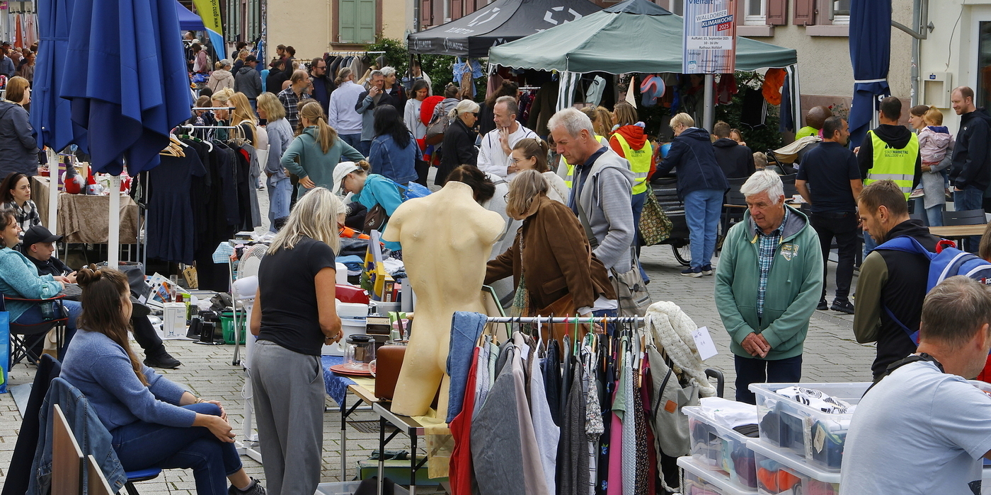 Flohmarkt in der Hauptstraße