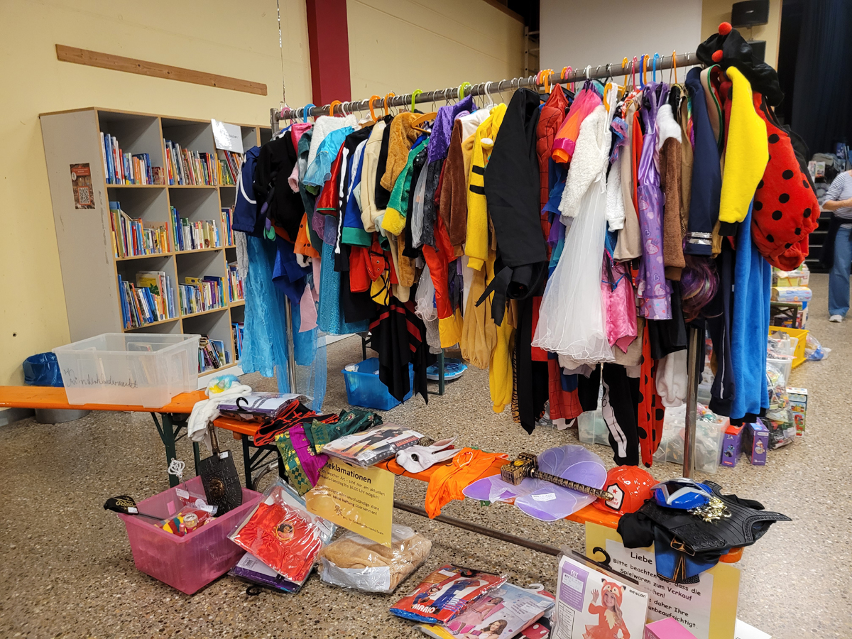 20251025_194020 Kinderkleidermarkt