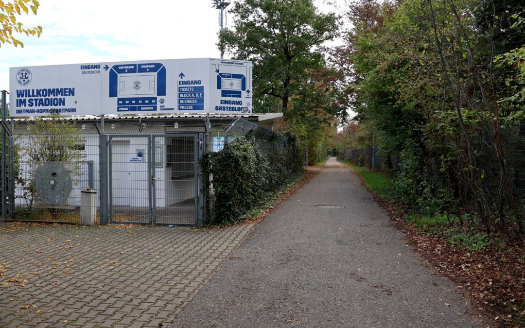 Auf dem Willi-Kempf-Weg zum Stadion